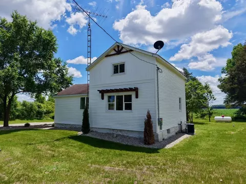 12301 Niblok, Chesaning, MI 48616