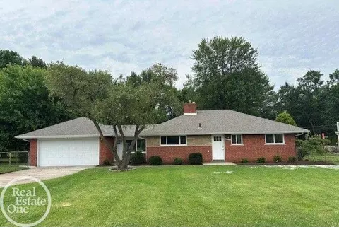 22990 S Nunneley, Clinton Township, MI 48035