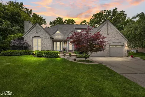 25963 Ridgewood, Farmington Hills, MI 48336