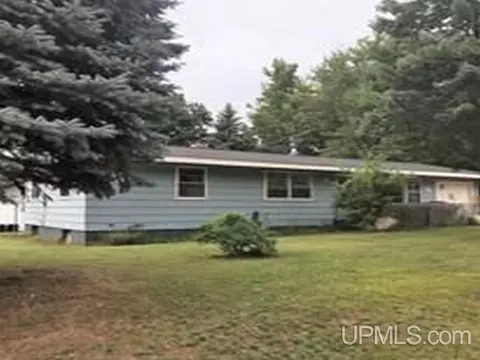 1300 Kimber, Marquette, MI 49855