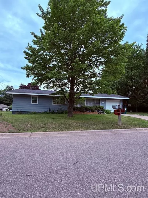 1300 Kimber, Marquette, MI 49855