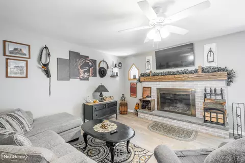Living - 10400 Coldwater, Flushing, MI 48433 photo 2 of 3