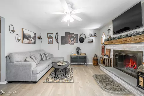 Living - 10400 Coldwater, Flushing, MI 48433 photo 1 of 3