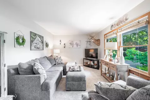 Living - 10400 Coldwater, Flushing, MI 48433 photo 3 of 3