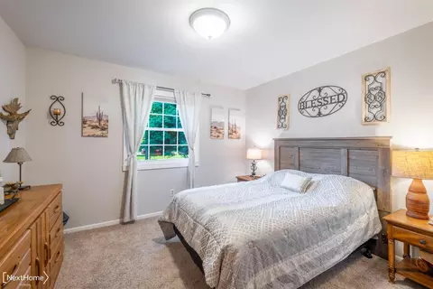 Bedroom - 10400 Coldwater, Flushing, MI 48433 photo 2 of 2