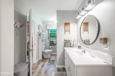 Bath - 10400 Coldwater, Flushing, MI 48433 photo 1 of 2