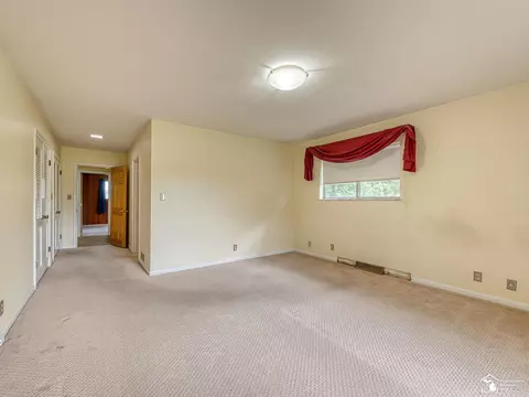 Bedroom - 14359 S Dixie, Monroe, MI 48161 photo 9 of 11