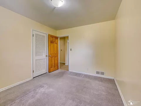 Bedroom - 14359 S Dixie, Monroe, MI 48161 photo 3 of 11