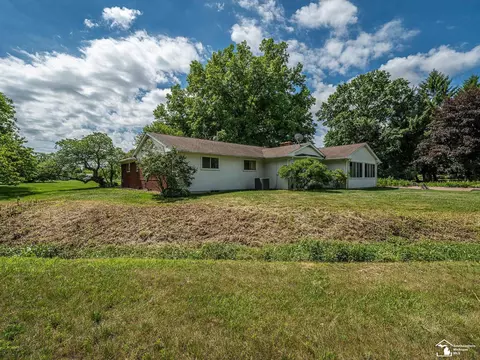 Exterior - 14359 S Dixie, Monroe, MI 48161 photo 11 of 22