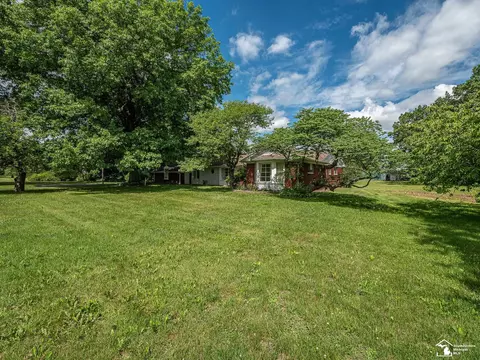 Exterior - 14359 S Dixie, Monroe, MI 48161 photo 5 of 22