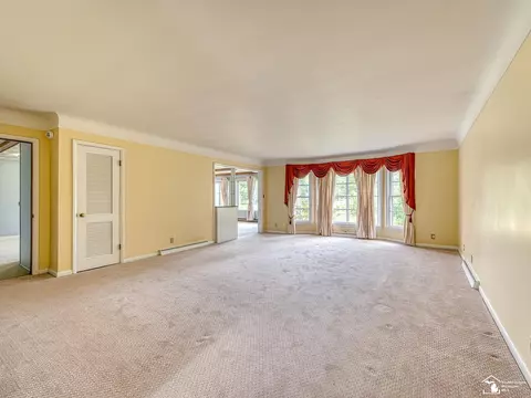 Living - 14359 S Dixie, Monroe, MI 48161 photo 13 of 14