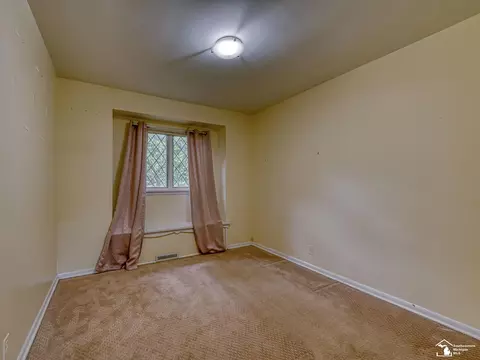 Bedroom - 14359 S Dixie, Monroe, MI 48161 photo 10 of 11