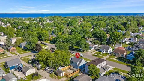 View/Area - 1720 S 8th, Escanaba, MI 48929 photo 4 of 6