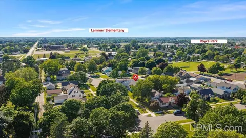 View/Area - 1720 S 8th, Escanaba, MI 48929 photo 3 of 6