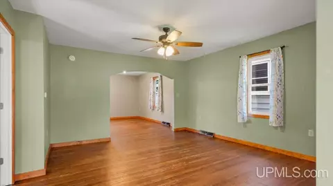 Living - 1720 S 8th, Escanaba, MI 48929 photo 3 of 3