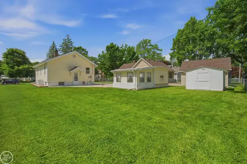 804 Waterloo, Saint Clair, MI 48079 photo 4