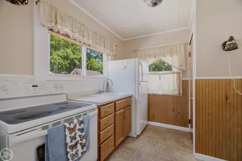 804 Waterloo, Saint Clair, MI 48079 photo 22