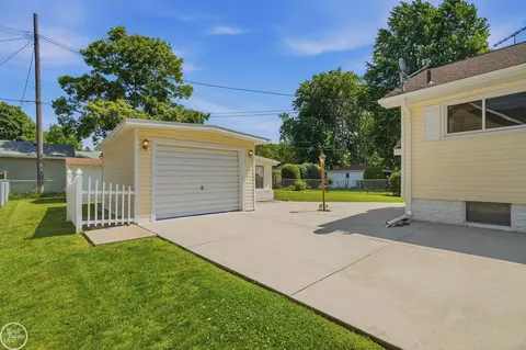 804 Waterloo, Saint Clair, MI 48079 photo 7