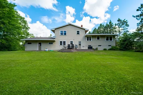 Exterior - 2813 Us 41 W, Ishpeming, MI 49849 photo 13 of 20