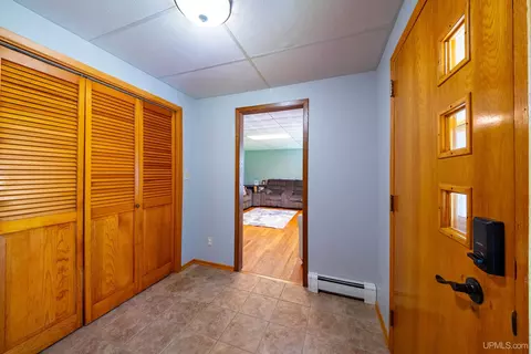 Entry Way - 2813 Us 41 W, Ishpeming, MI 49849 photo 1 of 7