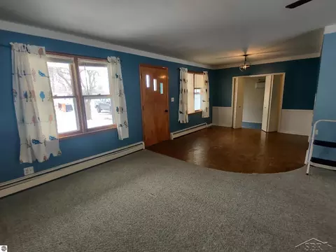 Living - 435 N Main, Au Gres, MI 48703 photo 5 of 7