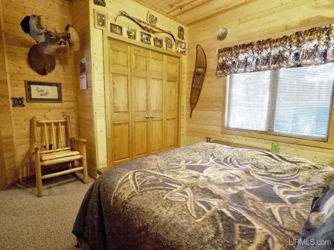 Bedroom - 5877 Five Mile Pt, Allouez, MI 49805 photo 6 of 6
