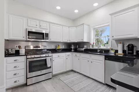 Kitchen - 45622 Lone Pne, Macomb, MI 48044 photo 2 of 2