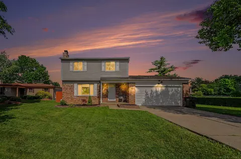 4489 Count, Sterling Heights, MI 48310