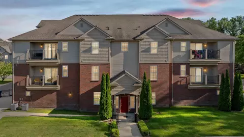5656 Flagstaff Pnes, Shelby Township, MI 48317