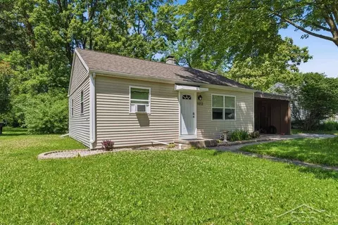 1013 E St Andrews, Midland, MI 48642