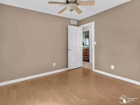 Bedroom - 6716 Bennington, Temperance, MI 48182 photo 4 of 6
