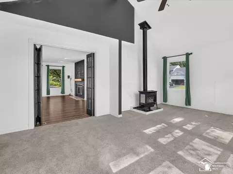 Living - 6716 Bennington, Temperance, MI 48182 photo 5 of 18