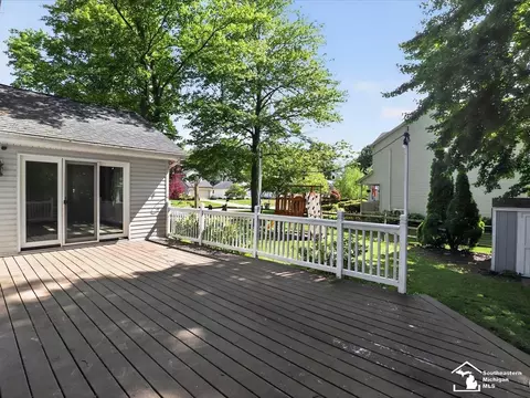 Exterior - 6716 Bennington, Temperance, MI 48182 photo 7 of 13