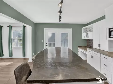 Kitchen - 6716 Bennington, Temperance, MI 48182 photo 8 of 11