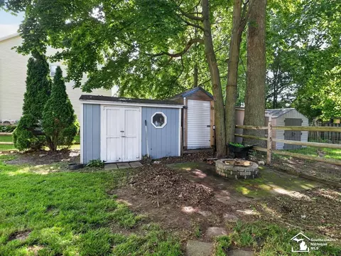Exterior - 6716 Bennington, Temperance, MI 48182 photo 13 of 13