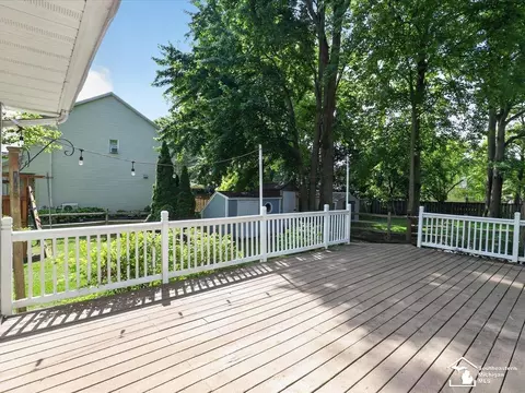 Exterior - 6716 Bennington, Temperance, MI 48182 photo 8 of 13