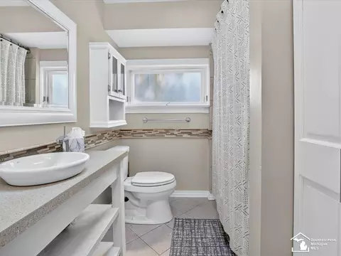 Bath - 6716 Bennington, Temperance, MI 48182 photo 1 of 4