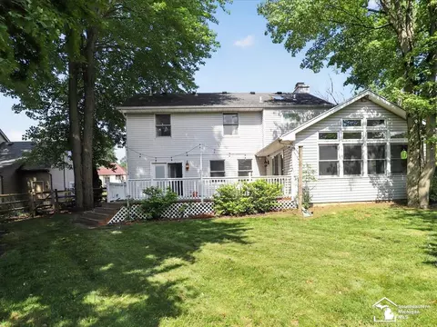 Exterior - 6716 Bennington, Temperance, MI 48182 photo 10 of 13