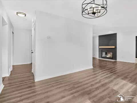 Entry Way - 6716 Bennington, Temperance, MI 48182 photo 3 of 4