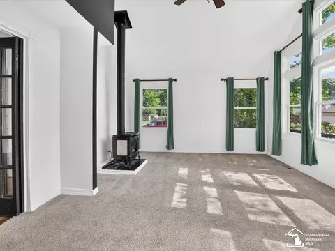 Living - 6716 Bennington, Temperance, MI 48182 photo 6 of 18