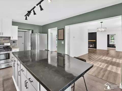 Kitchen - 6716 Bennington, Temperance, MI 48182 photo 7 of 11