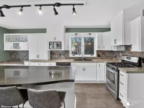 Kitchen - 6716 Bennington, Temperance, MI 48182 photo 11 of 11
