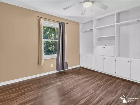 Bedroom - 6716 Bennington, Temperance, MI 48182 photo 6 of 6