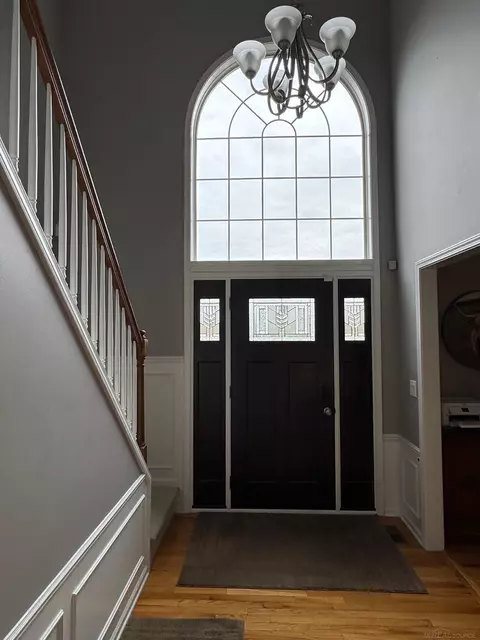 Entry Way - 48805 Rockefeller, Canton, MI 48188 photo 3 of 6