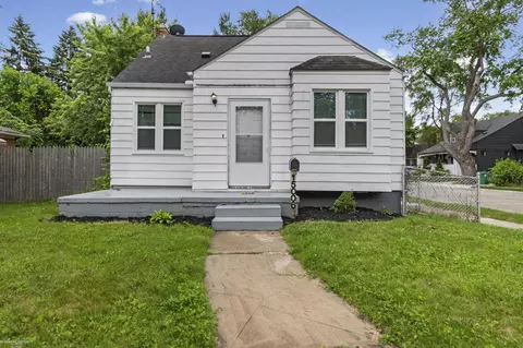 15006 Crescentwood, Eastpointe, MI 48021