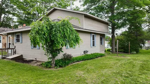 Exterior - 4344 Bay, Gladwin, MI 48624 photo 8 of 16