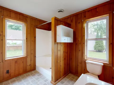 Bath - 4344 Bay, Gladwin, MI 48624 photo 2 of 2