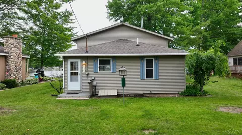 Exterior - 4344 Bay, Gladwin, MI 48624 photo 6 of 16