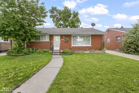 22972 Clairwood, Saint Clair Shores, MI 48080