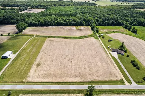 S Fenmore, Merrill, MI 48637
